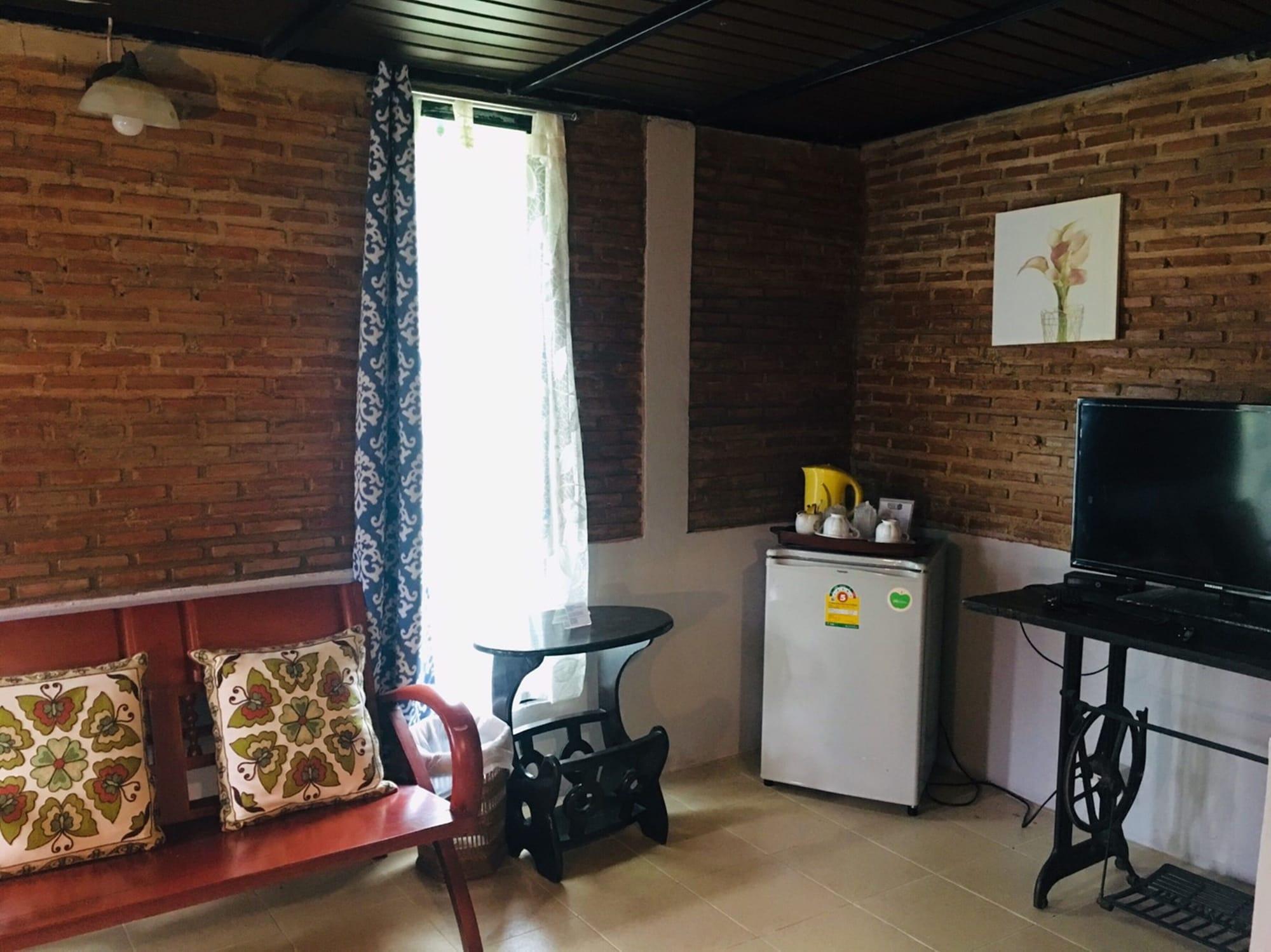 碧差汶府船屋天堂度假村 班康卡臣 外观 照片